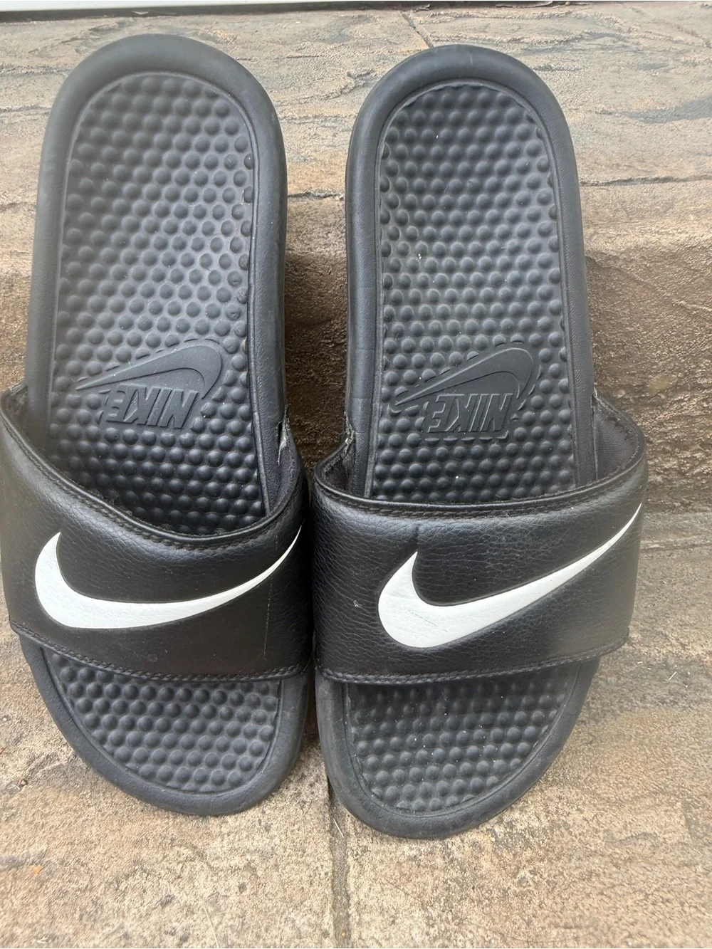 Nike slides Benassi Black Swoosh slides sandals
